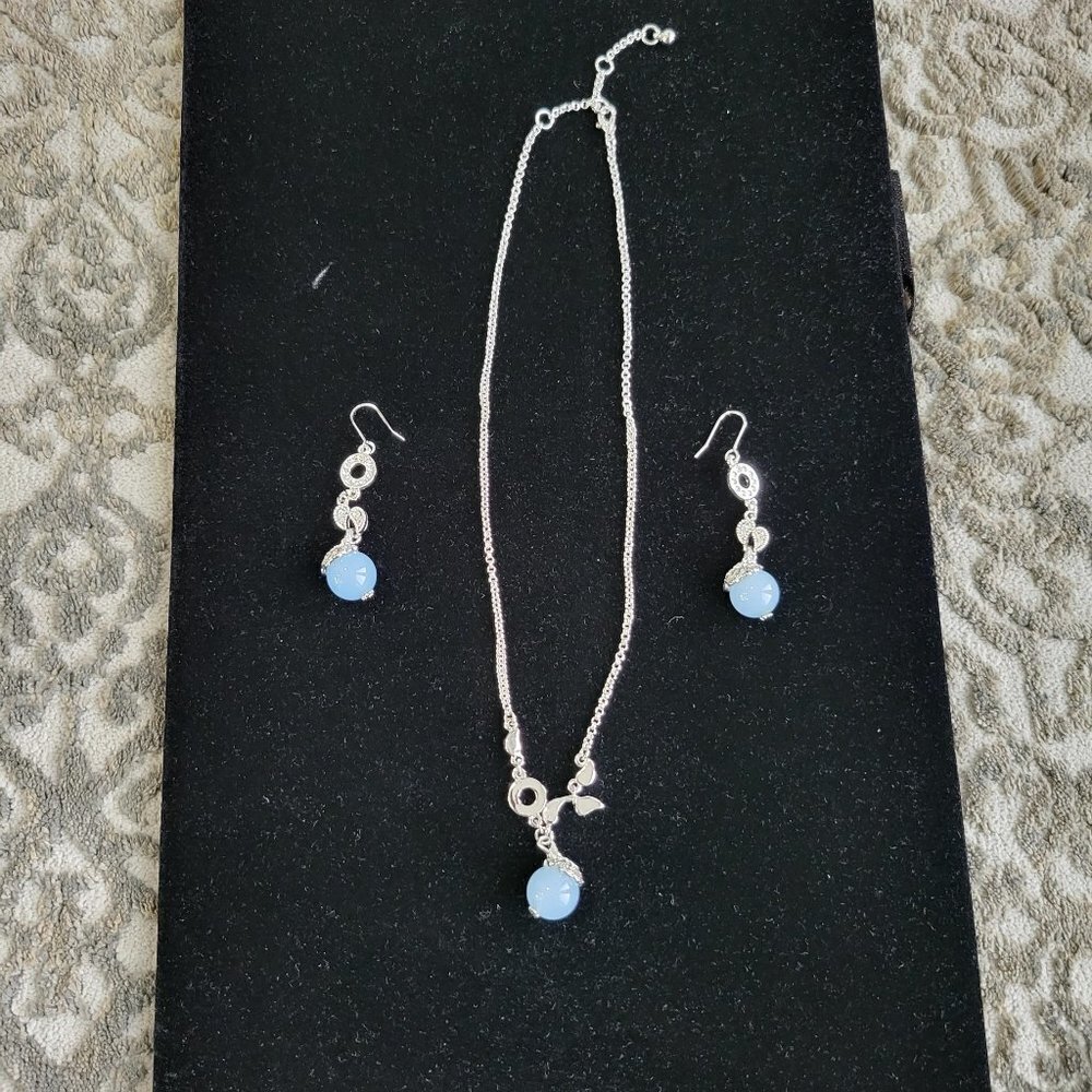 Necklace & Earrings Set Matching with Blue Stone